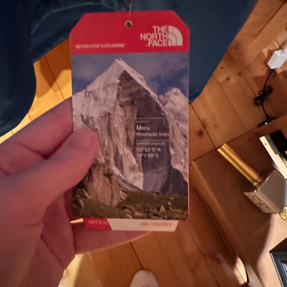 New North Face Jacket - Picture 3 of 5